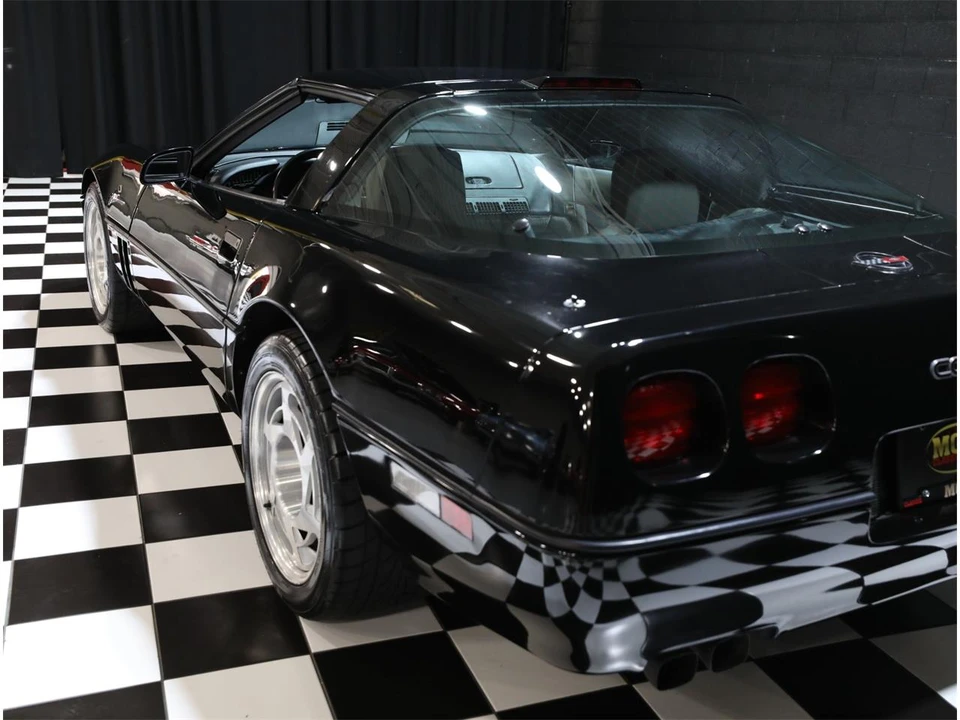1990 Chevrolet Corvette C4 - Image 28 of 31