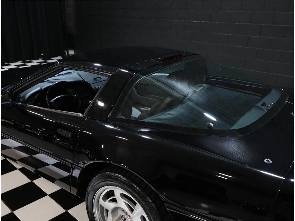 1990 Chevrolet Corvette C4 - Image 29 of 31