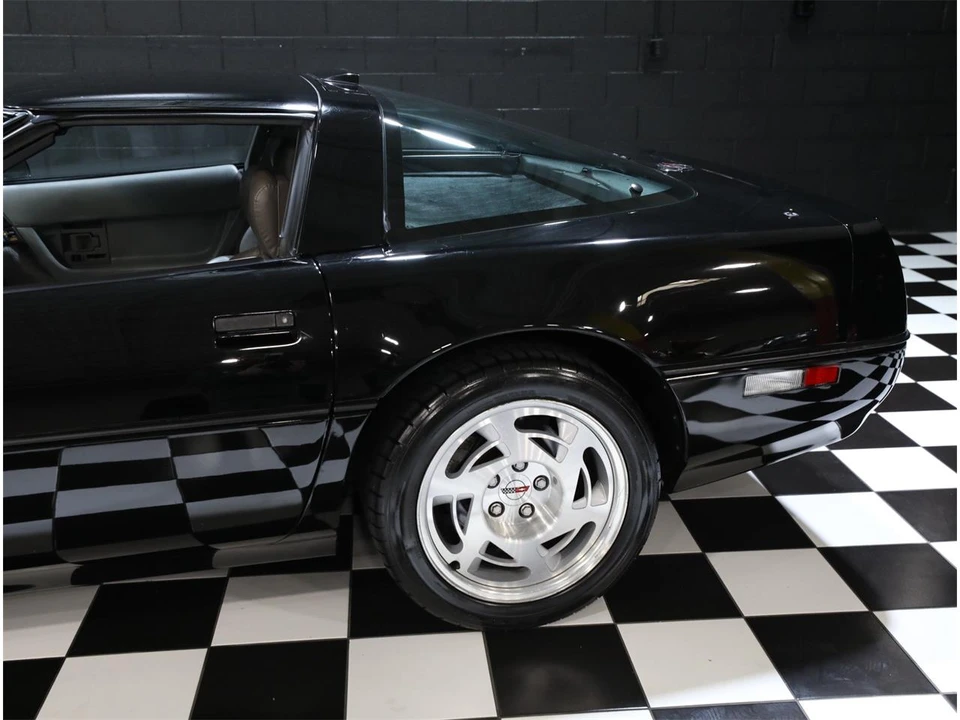 1990 Chevrolet Corvette C4 - Image 30 of 31