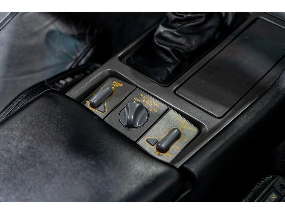 1990 Chevrolet Corvette C4 - Image 12 of 31