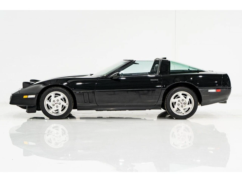 1990 Chevrolet Corvette C4 - Image 24 of 31