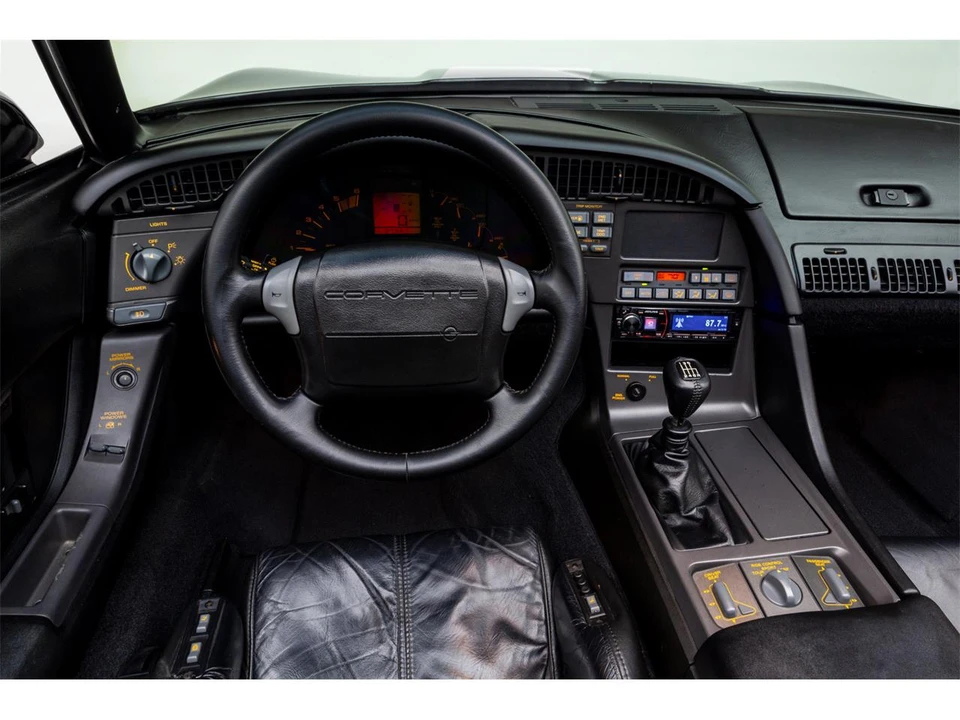 1990 Chevrolet Corvette C4 - Image 27 of 31
