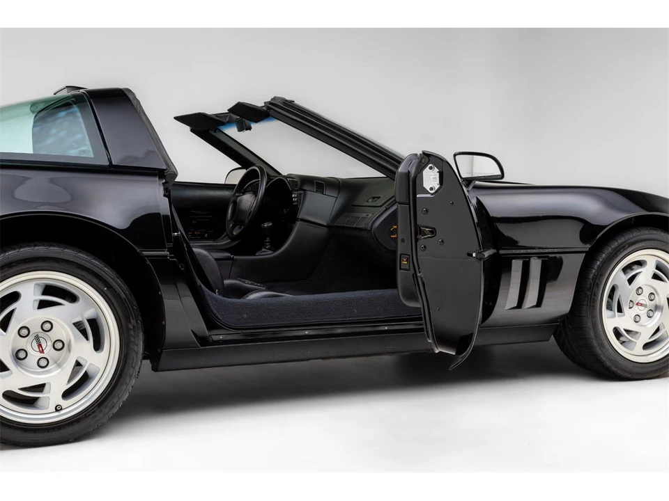 1990 Chevrolet Corvette C4 - Image 29 of 31