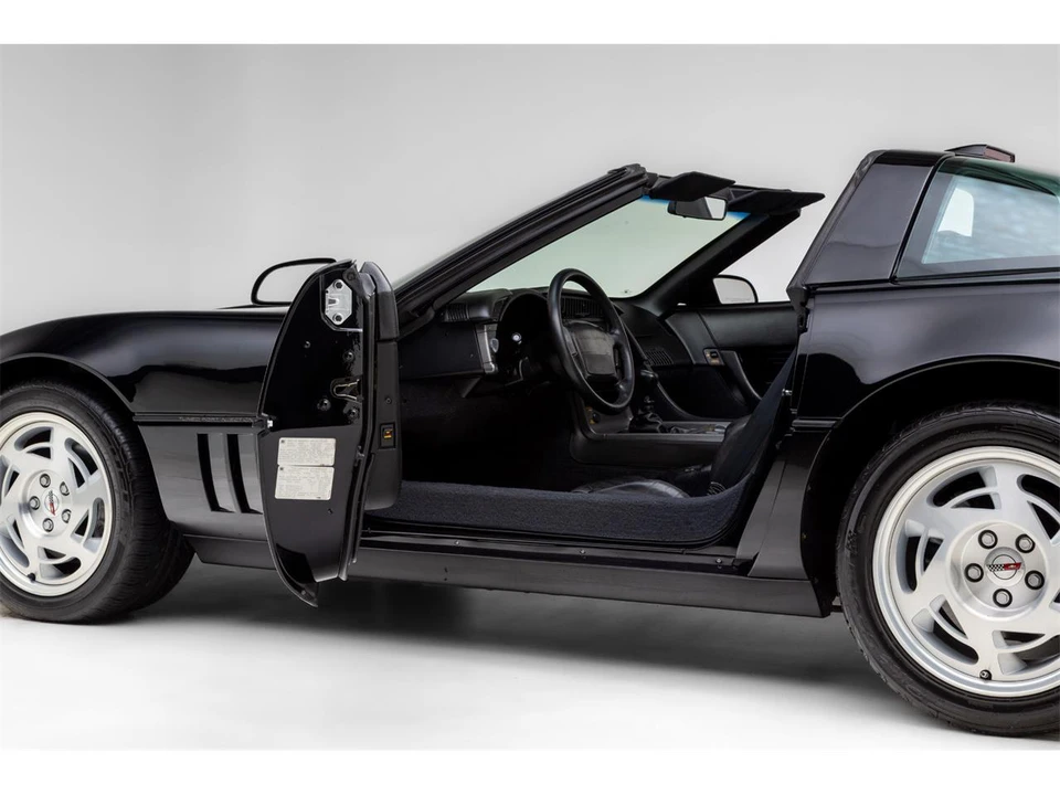 1990 Chevrolet Corvette C4 - Image 21 of 31