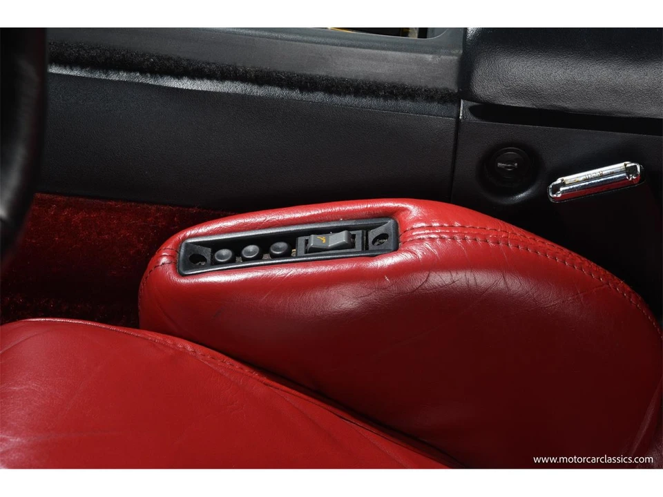 1990 Chevrolet Corvette C4 - Image 28 of 31