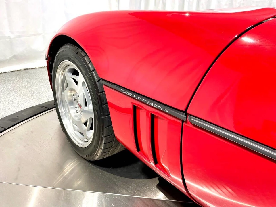 1990 Chevrolet Corvette C4 - Image 22 of 31