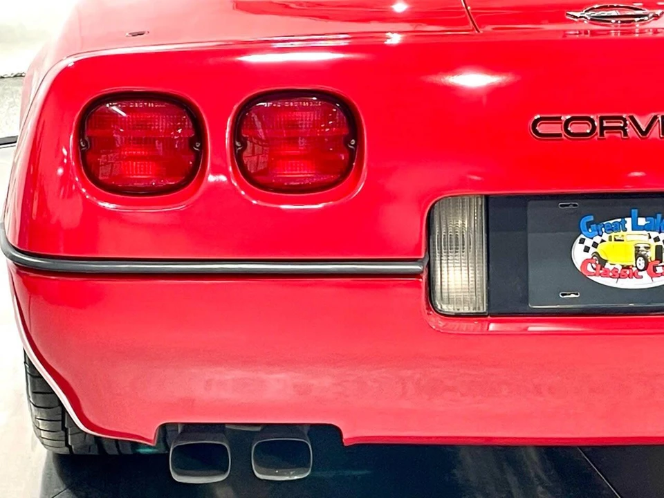 1990 Chevrolet Corvette C4 - Image 15 of 31