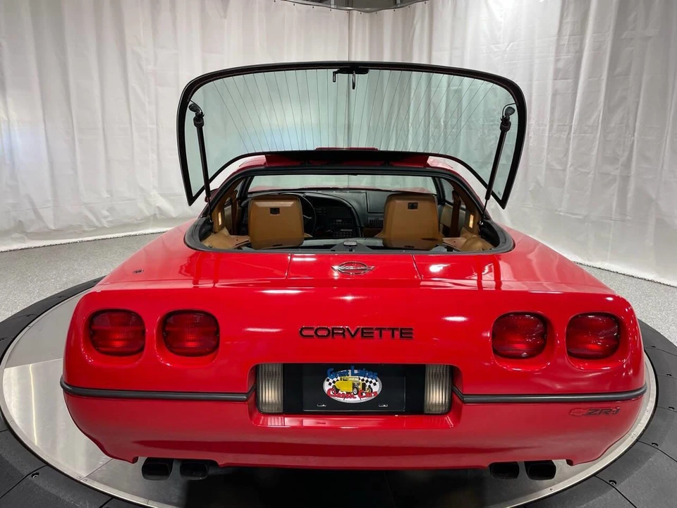 1990 Chevrolet Corvette C4 - Image 25 of 31