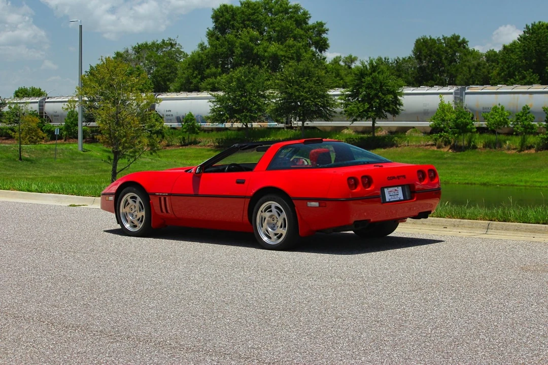 1990 Chevrolet Corvette C4 - Image 20 of 31