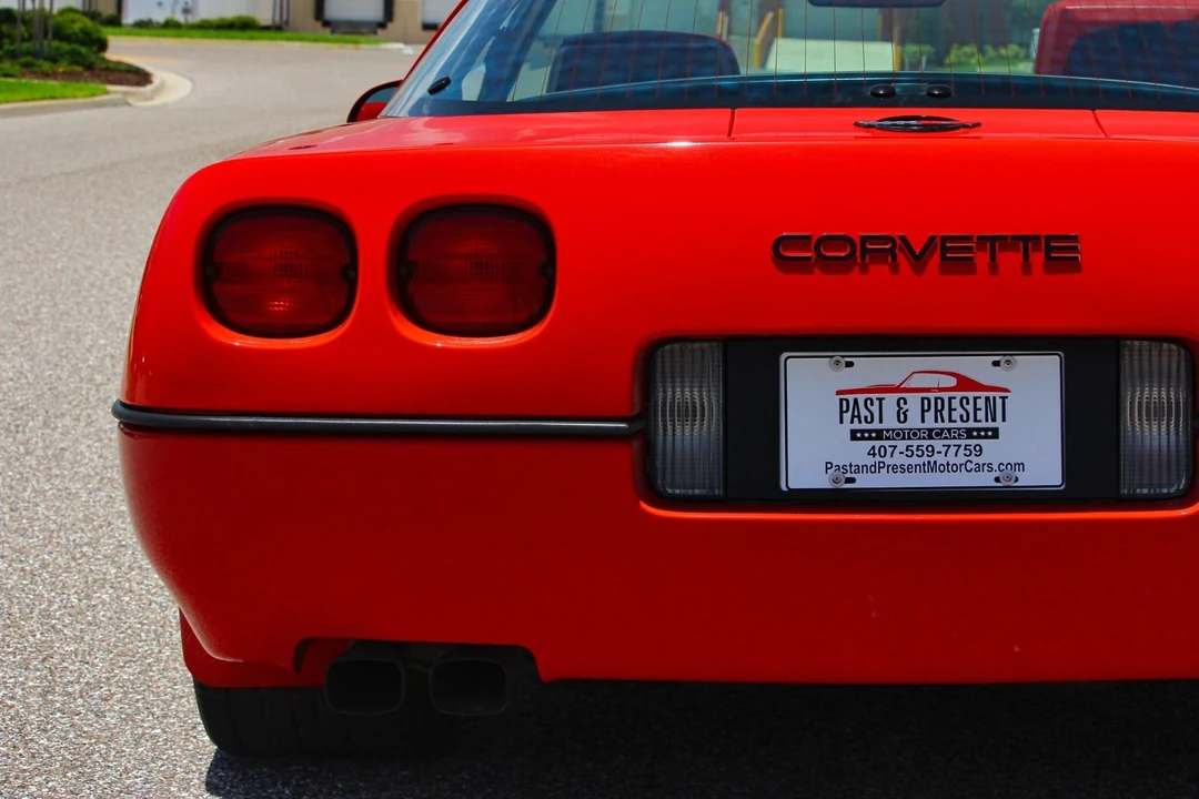 1990 Chevrolet Corvette C4 - Image 24 of 31