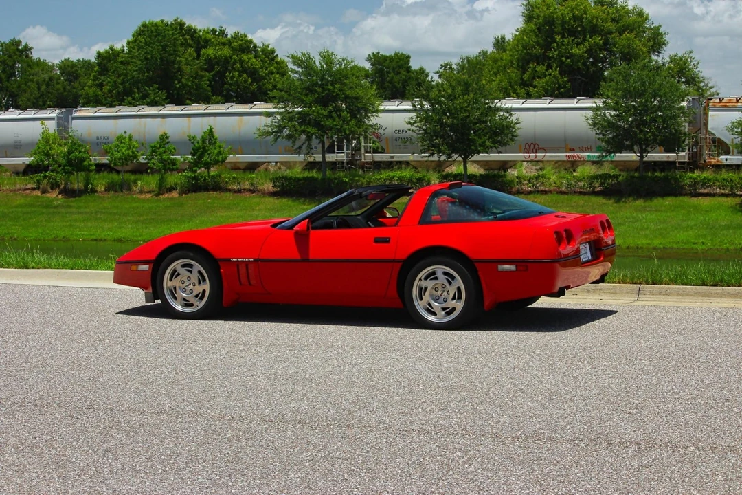 1990 Chevrolet Corvette C4 - Image 19 of 31