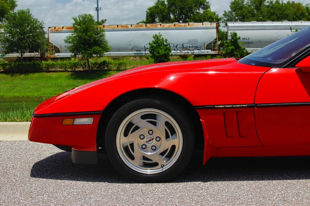 1990 Chevrolet Corvette C4 - Image 29 of 31
