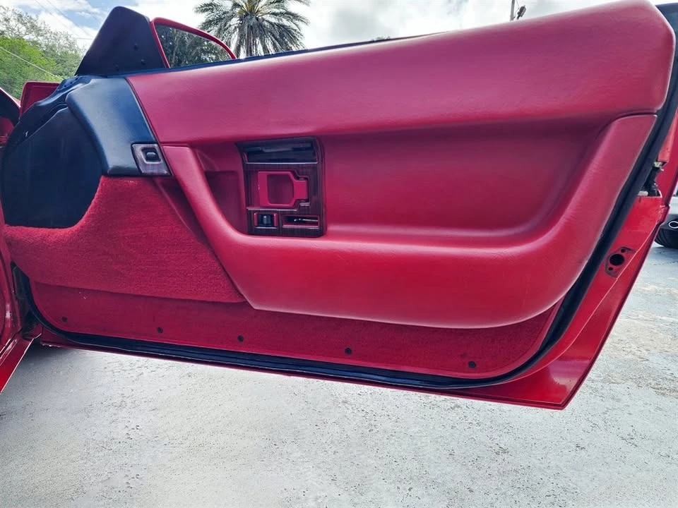 1990 Chevrolet Corvette C4 - Image 18 of 20