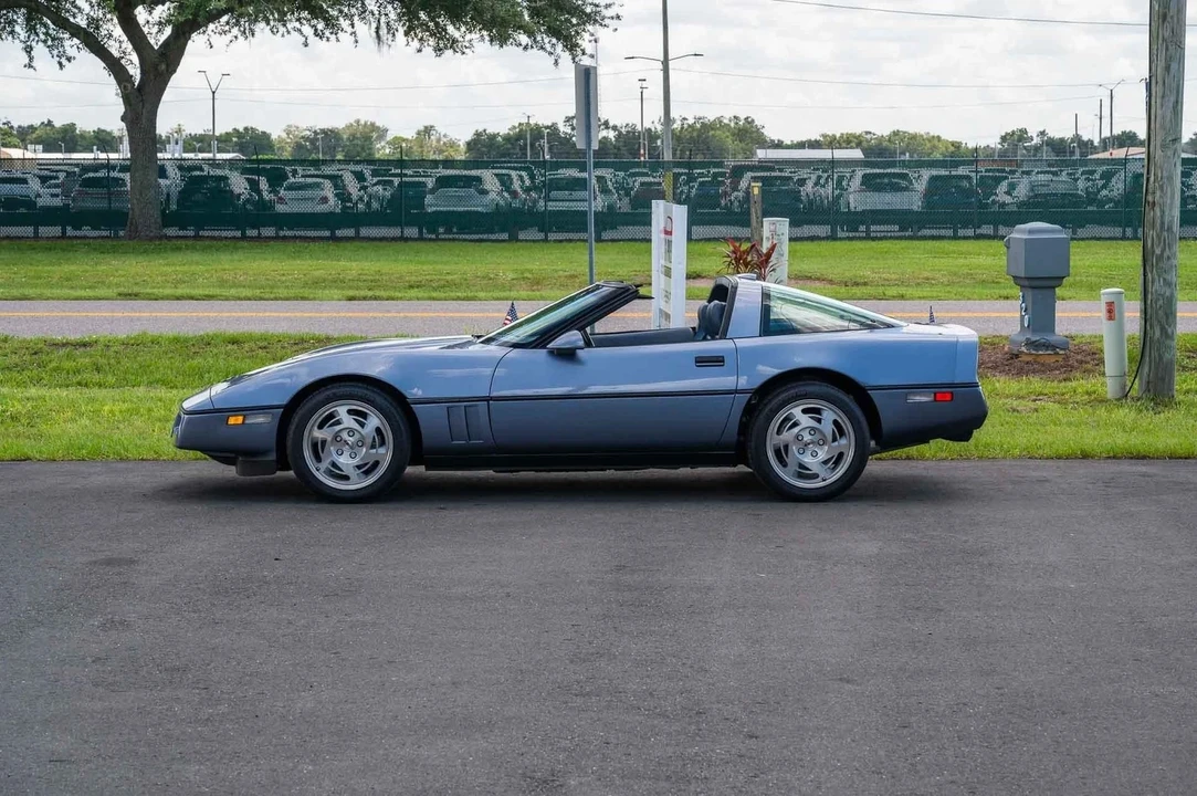 1990 Chevrolet Corvette C4 - Image 2 of 21