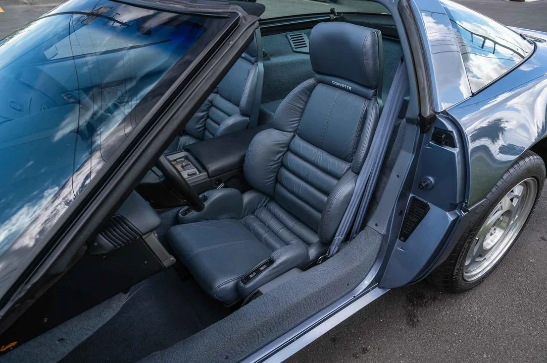 1990 Chevrolet Corvette C4 - Image 12 of 21