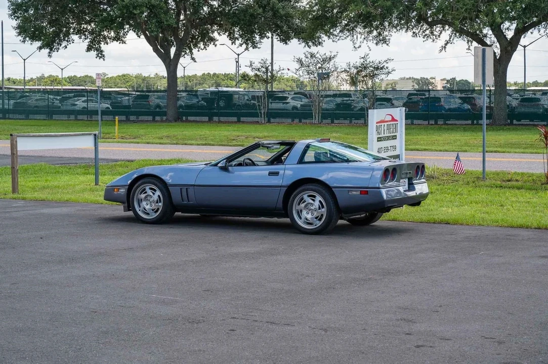 1990 Chevrolet Corvette C4 - Image 18 of 21