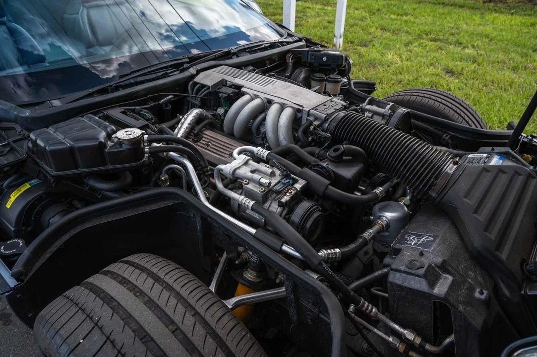 1990 Chevrolet Corvette C4 - Image 16 of 21