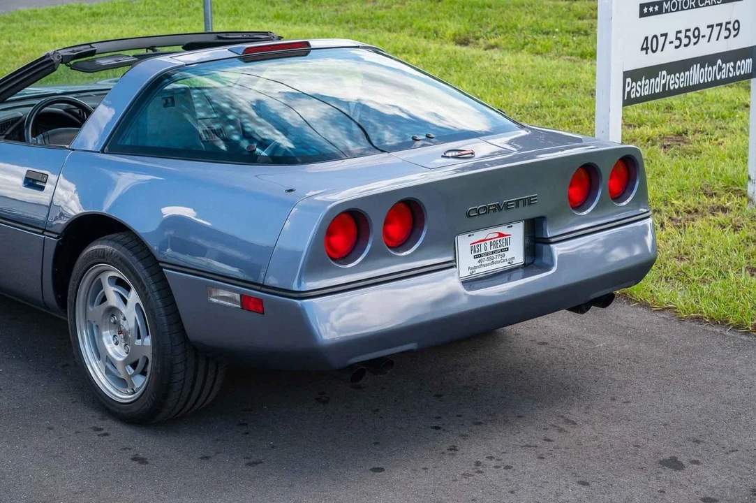 1990 Chevrolet Corvette C4 - Image 19 of 21