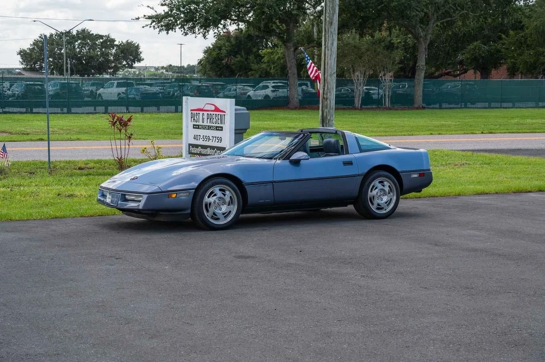 1990 Chevrolet Corvette C4 - Image 17 of 21