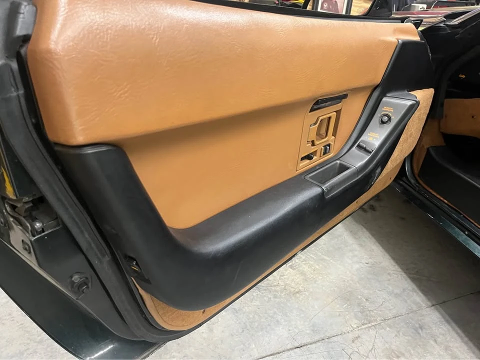 1990 Chevrolet Corvette C4 - Image 15 of 19