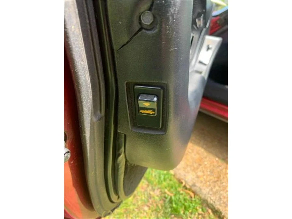 1990 Chevrolet Corvette C4 - Image 15 of 21