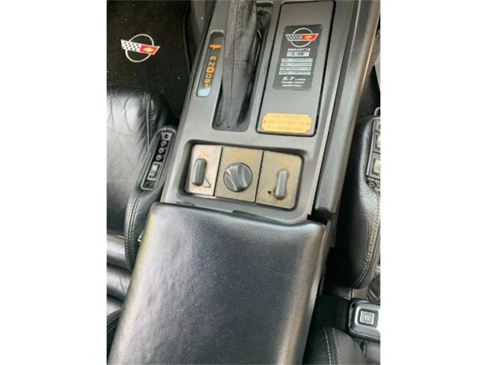 1990 Chevrolet Corvette C4 - Image 14 of 21