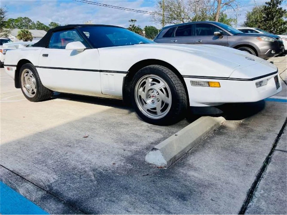 1990 Chevrolet Corvette C4 - Image 19 of 24
