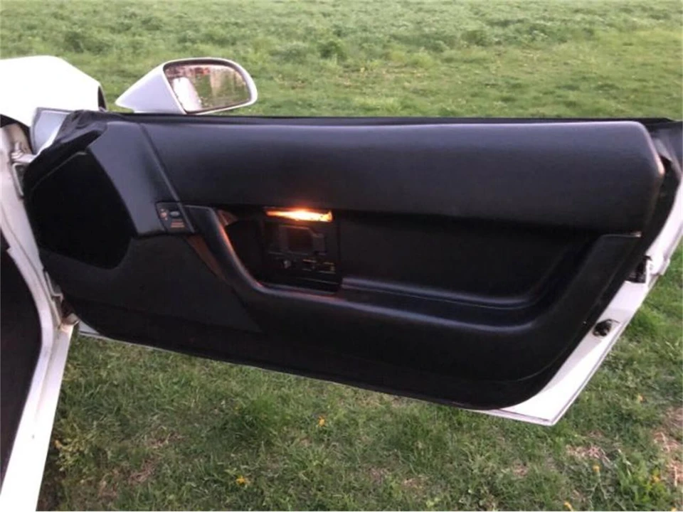 1990 Chevrolet Corvette C4 - Image 2 of 18
