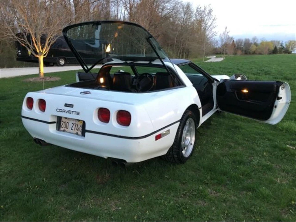 1990 Chevrolet Corvette C4 - Image 18 of 18