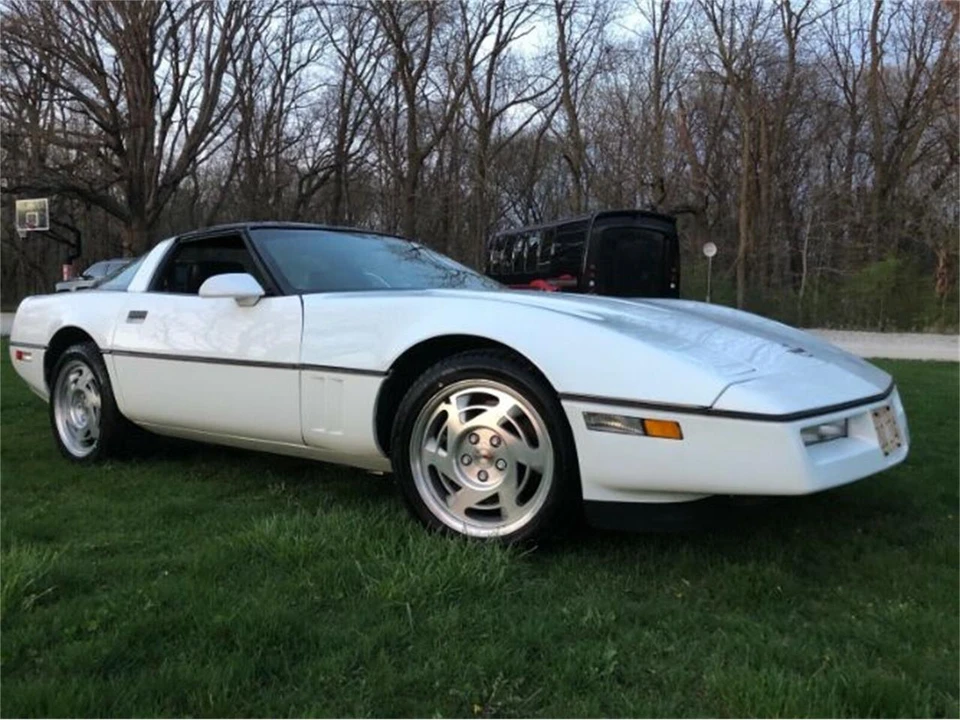 1990 Chevrolet Corvette C4 - Image 15 of 18