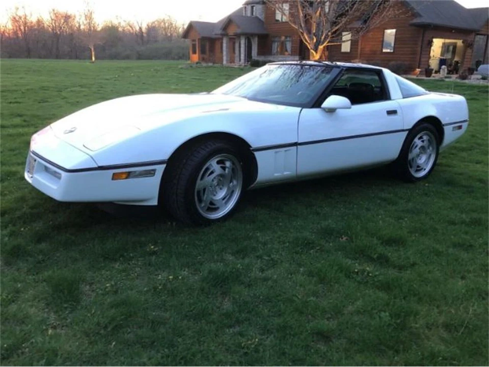 1990 Chevrolet Corvette C4 - Image 17 of 18