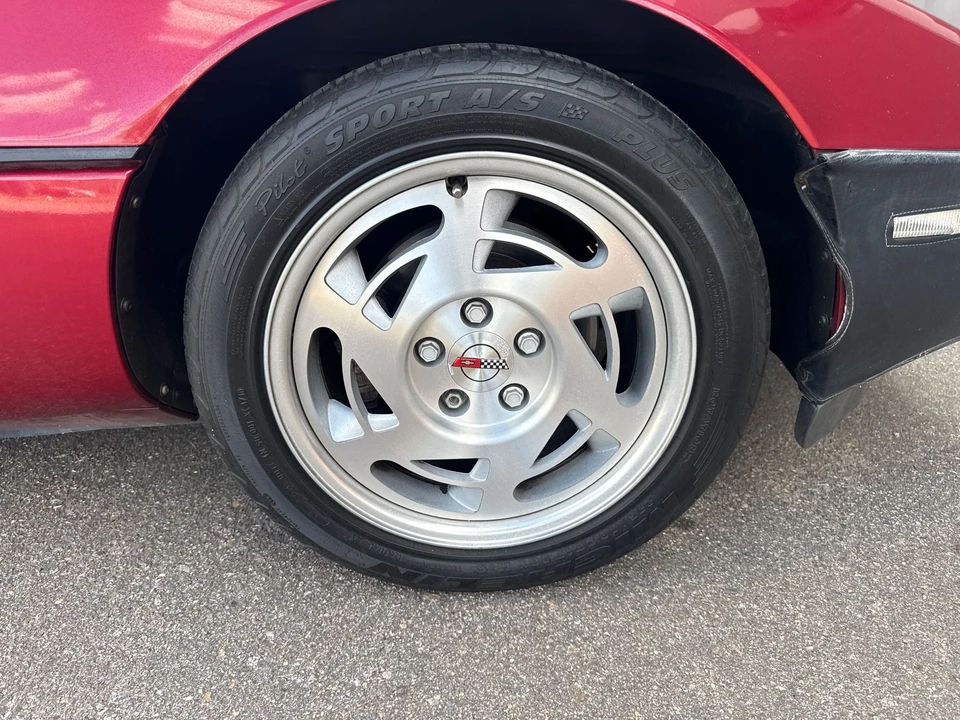 1990 Chevrolet Corvette C4 - Image 24 of 31