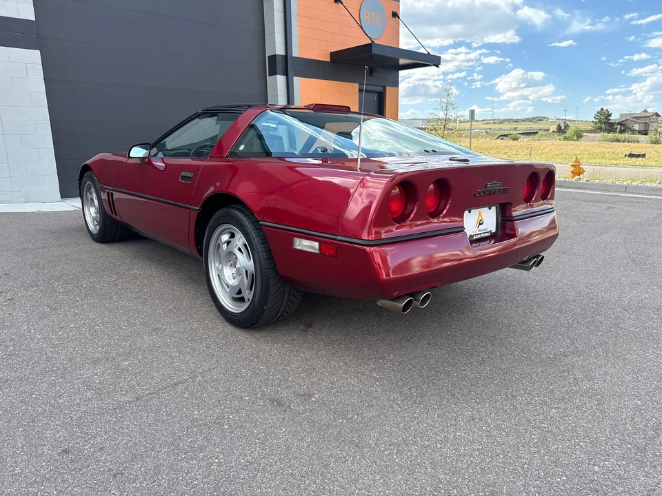 1990 Chevrolet Corvette C4 - Image 9 of 31