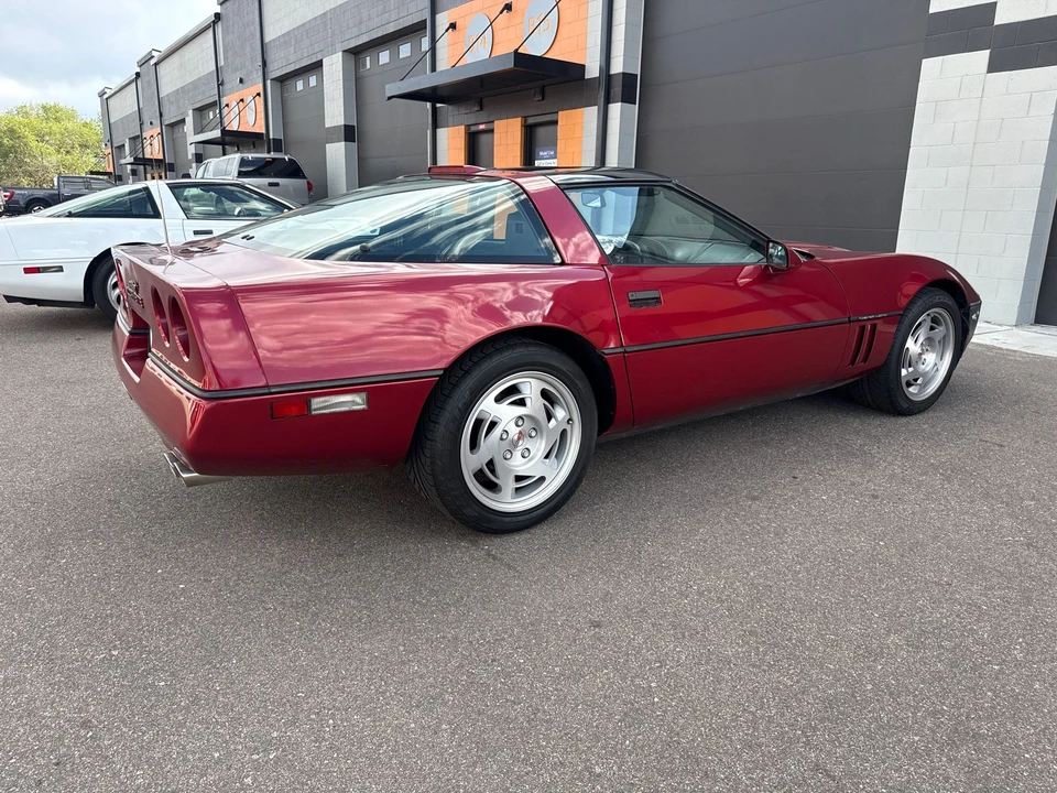 1990 Chevrolet Corvette C4 - Image 13 of 31