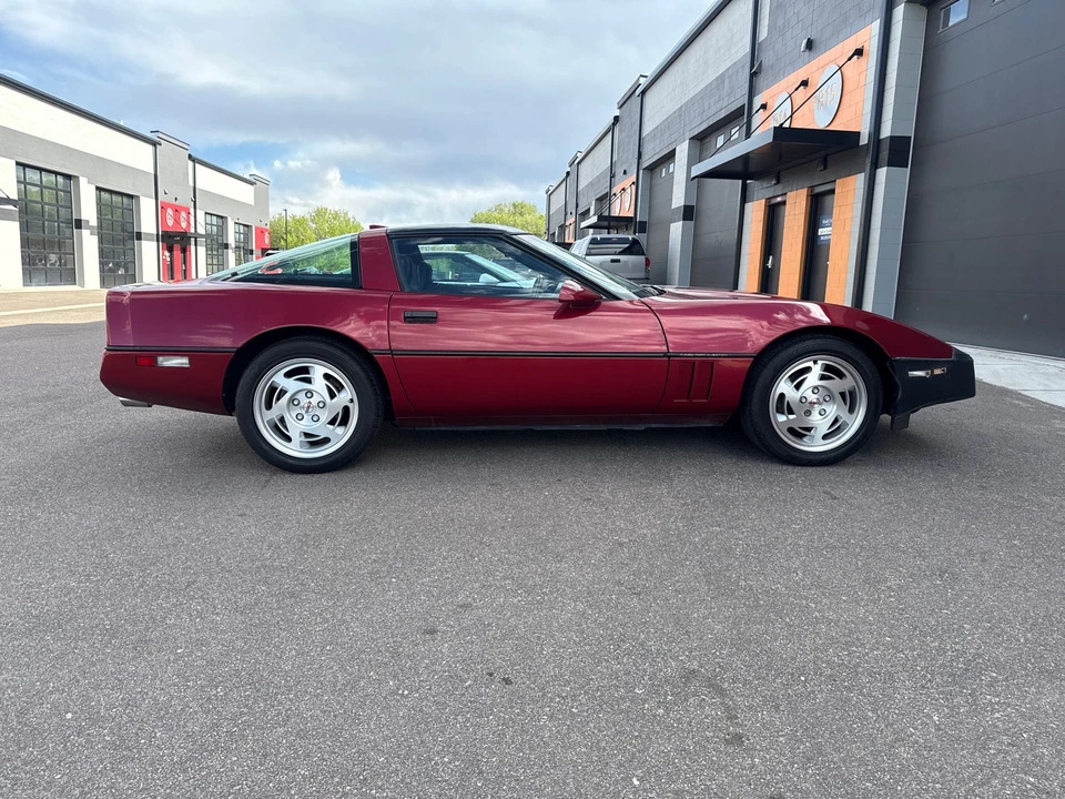 1990 Chevrolet Corvette C4 - Image 15 of 31