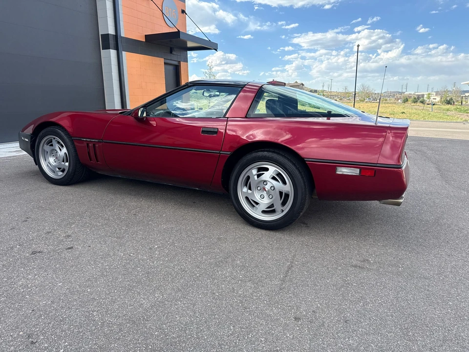 1990 Chevrolet Corvette C4 - Image 8 of 31