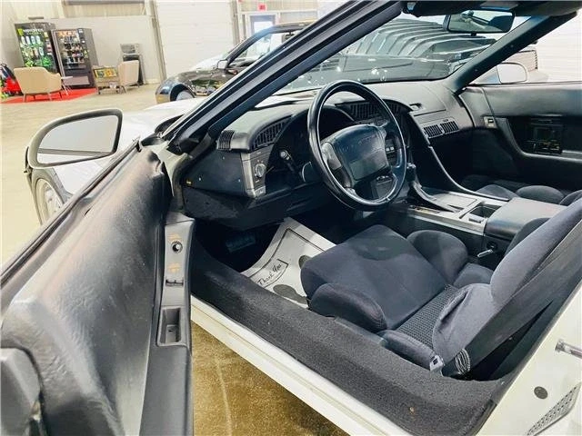 1990 Chevrolet Corvette C4 - Image 14 of 15