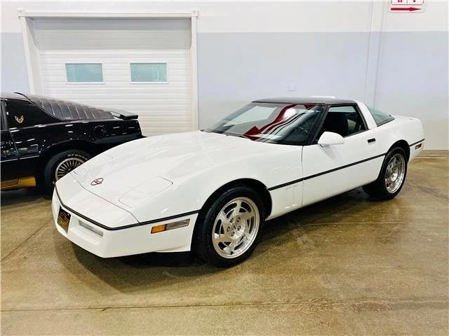 1990 Chevrolet Corvette C4 - Image 1 of 15
