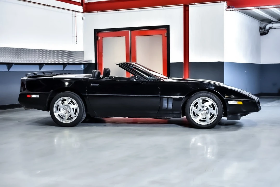 1990 Chevrolet Corvette C4 - Image 13 of 30