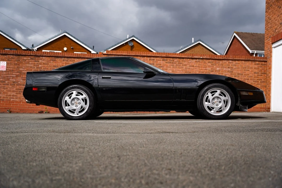1990 Chevrolet Corvette C4 - Image 18 of 30