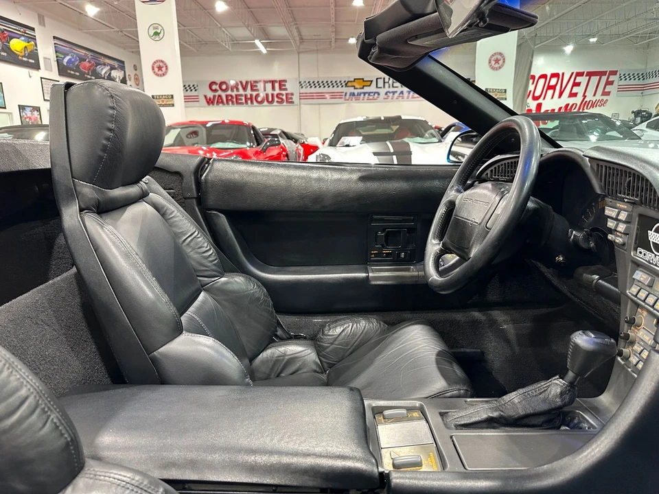 1990 Chevrolet Corvette C4 - Image 16 of 21