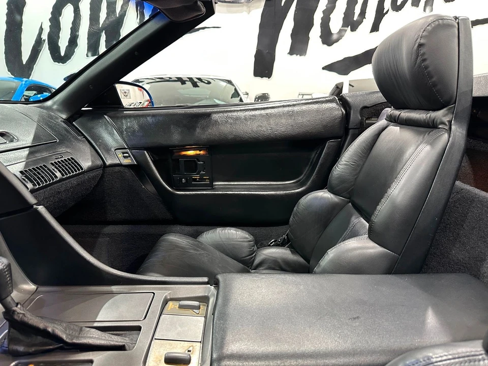 1990 Chevrolet Corvette C4 - Image 15 of 21