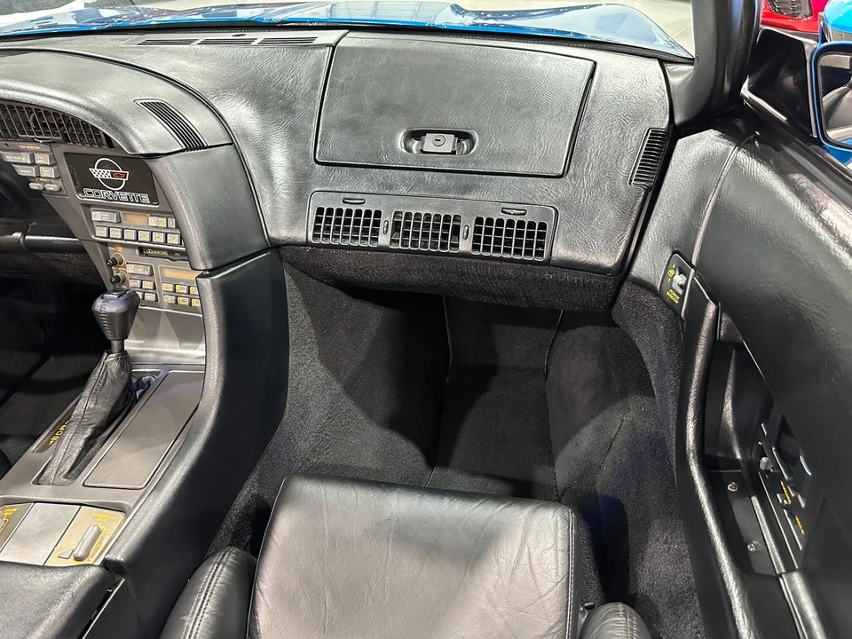 1990 Chevrolet Corvette C4 - Image 14 of 21