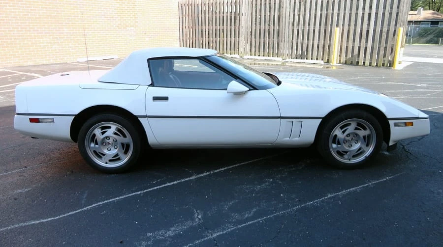 1990 Chevrolet Corvette C4 - Image 2 of 11