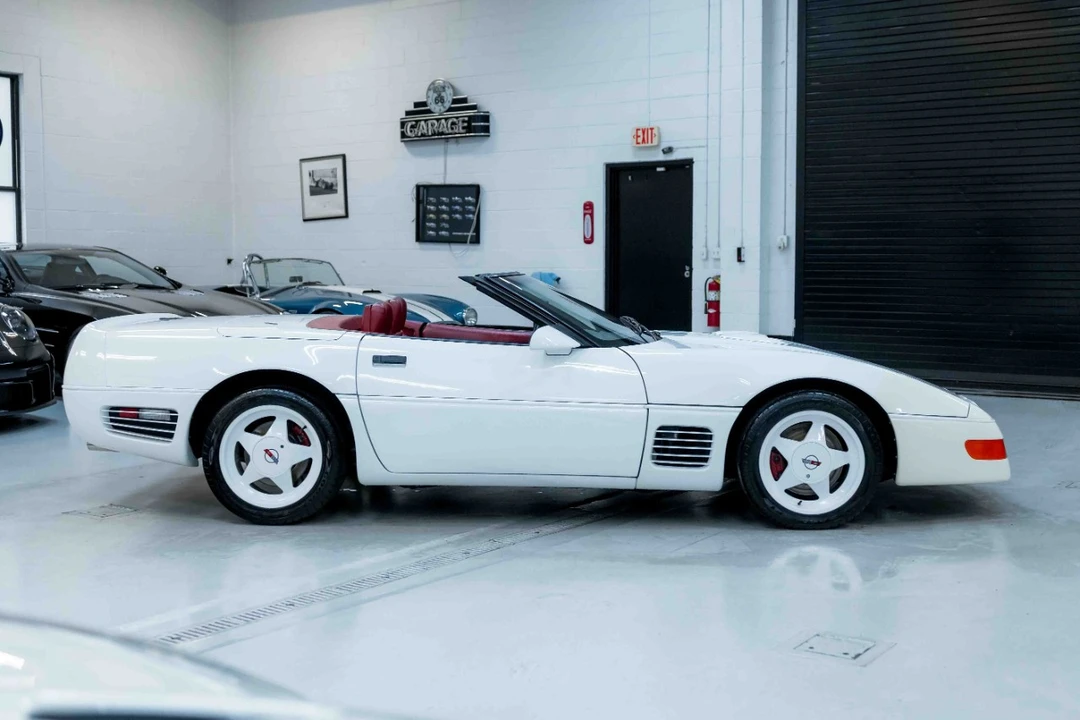 1990 Chevrolet Corvette C4 - Image 6 of 12
