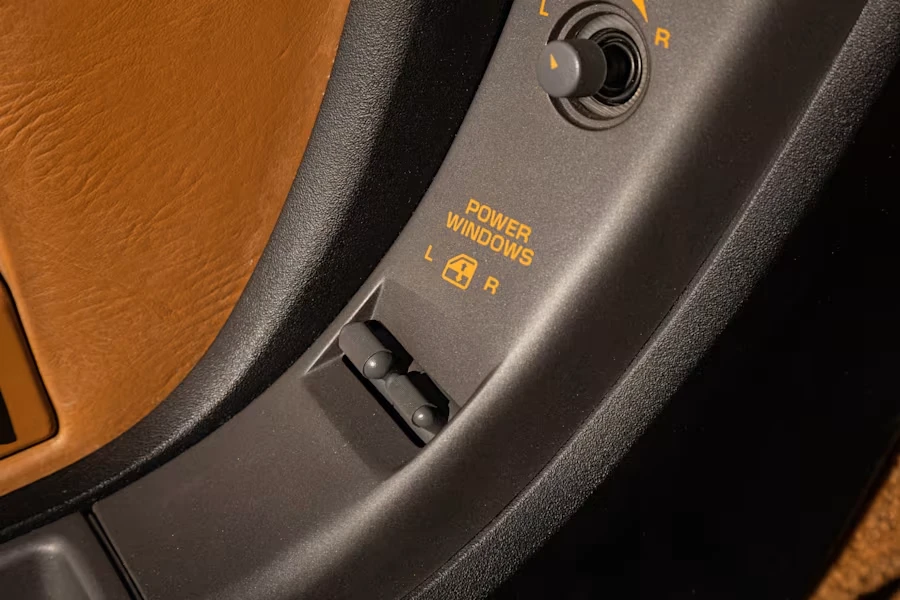 1990 Chevrolet Corvette C4 - Image 25 of 31