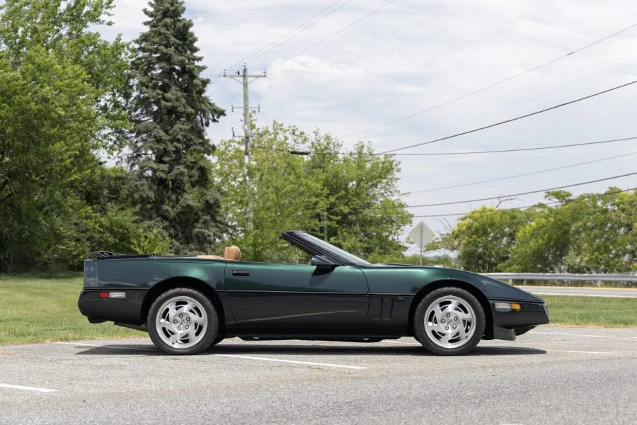 1990 Chevrolet Corvette C4 - Image 2 of 31