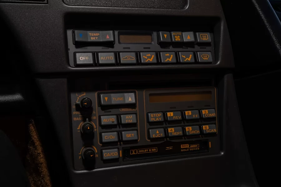 1990 Chevrolet Corvette C4 - Image 18 of 31