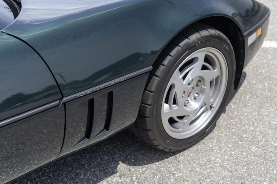 1990 Chevrolet Corvette C4 - Image 10 of 31