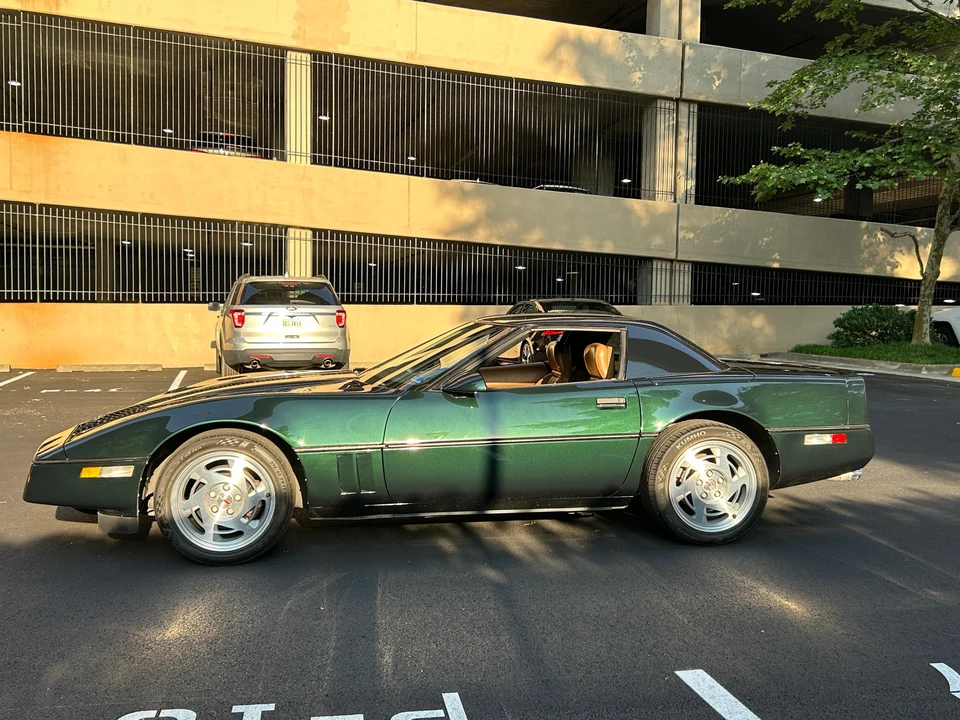 1990 Chevrolet Corvette C4 - Image 22 of 31